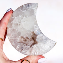Load image into Gallery viewer, Druzy Agate Moon