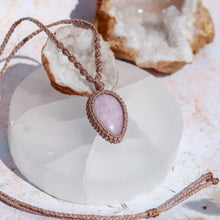 Load image into Gallery viewer, Kunzite Macramé Necklace