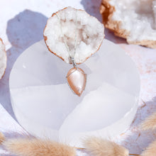 Load image into Gallery viewer, Peach Moonstone Sterling Silver Necklace
