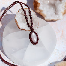 Load image into Gallery viewer, Peach Moonstone Macramé Necklace