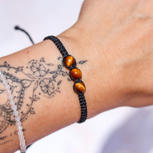 Load image into Gallery viewer, Tigers Eye Macramé Bracelet