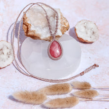 Load image into Gallery viewer, Rhodochrosite Macramé Necklace