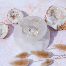 Load image into Gallery viewer, Clear Quartz Tumble Stone
