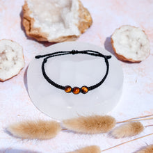 Load image into Gallery viewer, Tigers Eye Macramé Bracelet