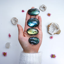 Load image into Gallery viewer, Labradorite Palm Stone