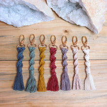 Load image into Gallery viewer, Spiral Macrame Key Ring With Gold Clasp