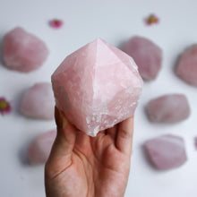 Load image into Gallery viewer, Rose Quartz Cut Base Point
