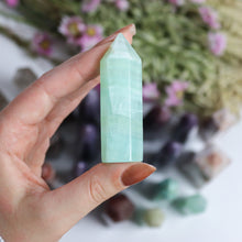 Load image into Gallery viewer, Pistachio Calcite Point