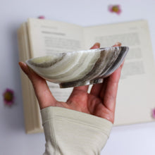 Load image into Gallery viewer, Zebra Aragonite Bowl