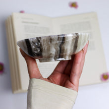 Load image into Gallery viewer, Zebra Aragonite Bowl