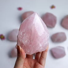 Load image into Gallery viewer, Rose Quartz Cut Base Point
