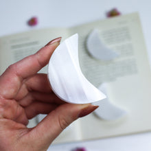 Load image into Gallery viewer, Selenite Moon