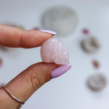 Load image into Gallery viewer, Mini Rose Quartz Skull