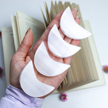 Load image into Gallery viewer, Selenite Moon