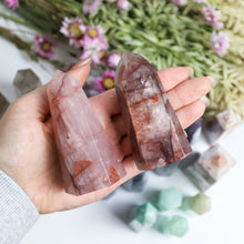 Load image into Gallery viewer, Hematoid Quartz Point