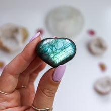 Load image into Gallery viewer, Labradorite Heart