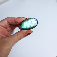 Load image into Gallery viewer, Labradorite Palm Stone
