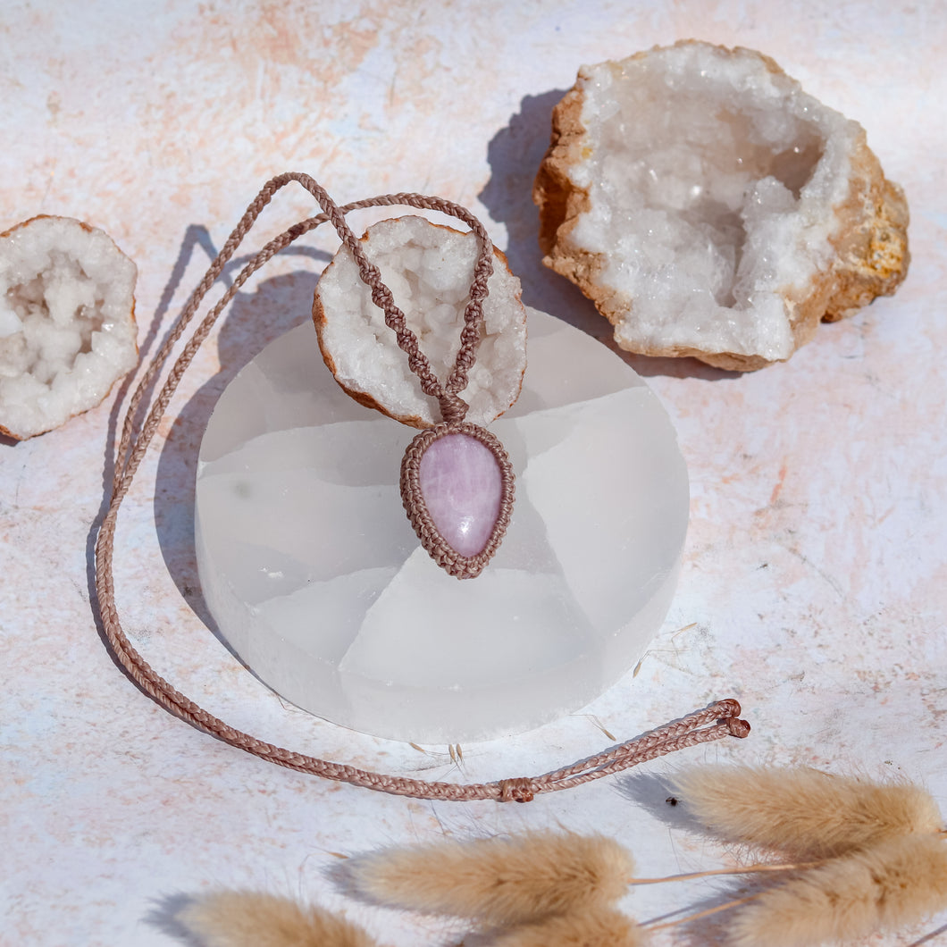 Kunzite Macramé Necklace