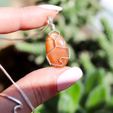 Load image into Gallery viewer, Sunstone 925 Sterling Silver Crystal Necklace
